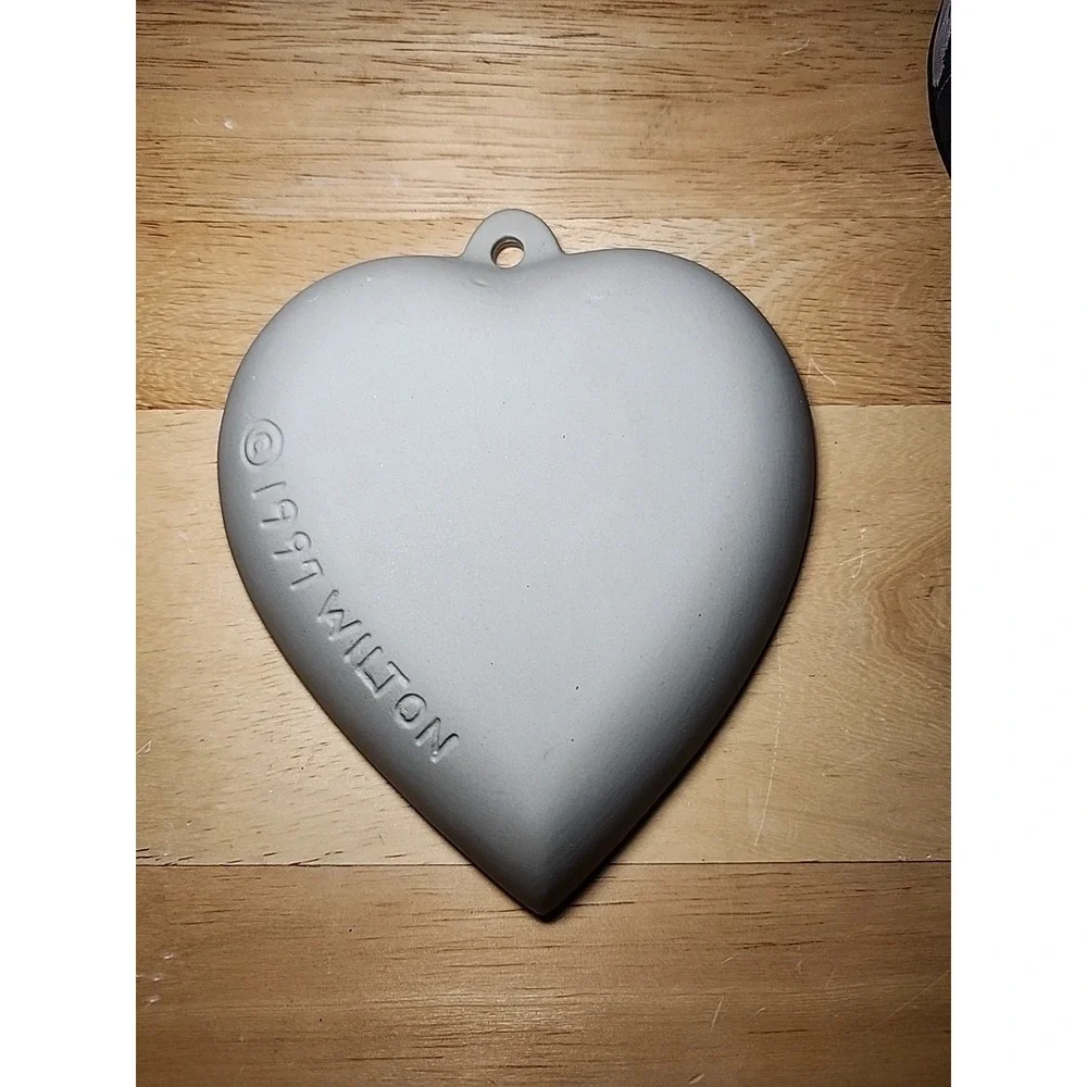 Clay Folk Art Heart Cookie Mold-Wilton 1997 a Beautiful Valentine Baking Cooking